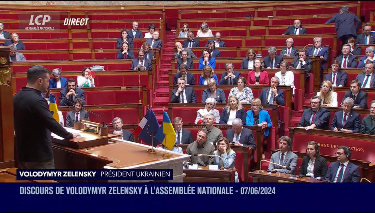 On notera l'absence en force des députés #LFI lors de l'allocution du président ukrainien, Volodomyr Zelensky, devant la représentation nationale, le 7 juin. Ce trou sur les bancs de l'Assemblée nationale est une honte. Mais elle parle d'elle même. N'oubliez pas cette attitude !