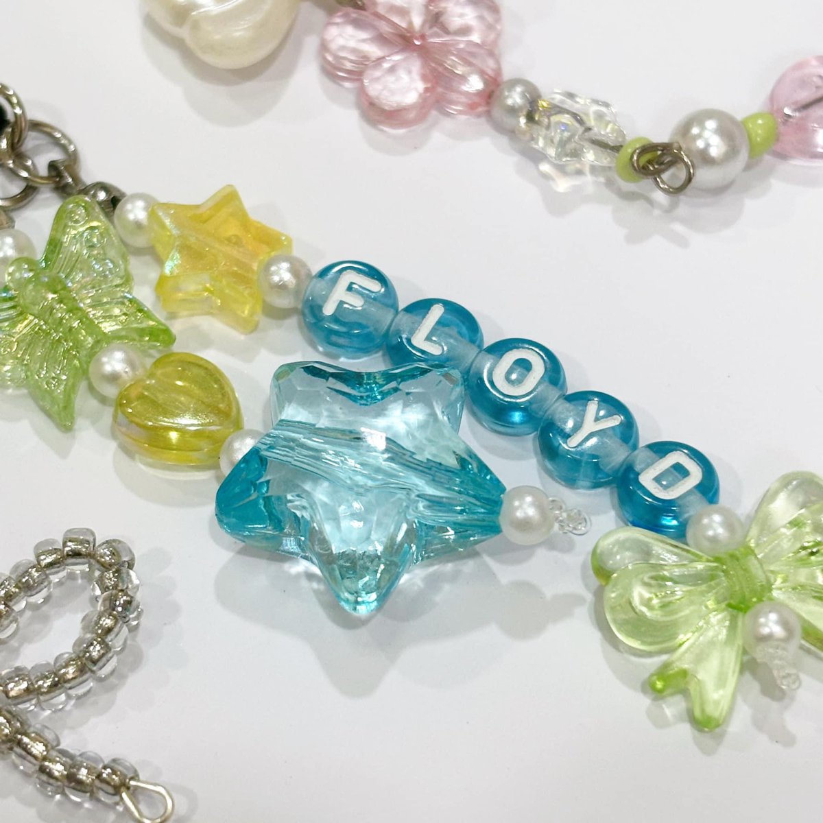 ritsuIvr's tweet photo. is anyone interested in another batch of custom keychains? >< like/rt/reply if inch!! https://t.co/spm4tUqvzs