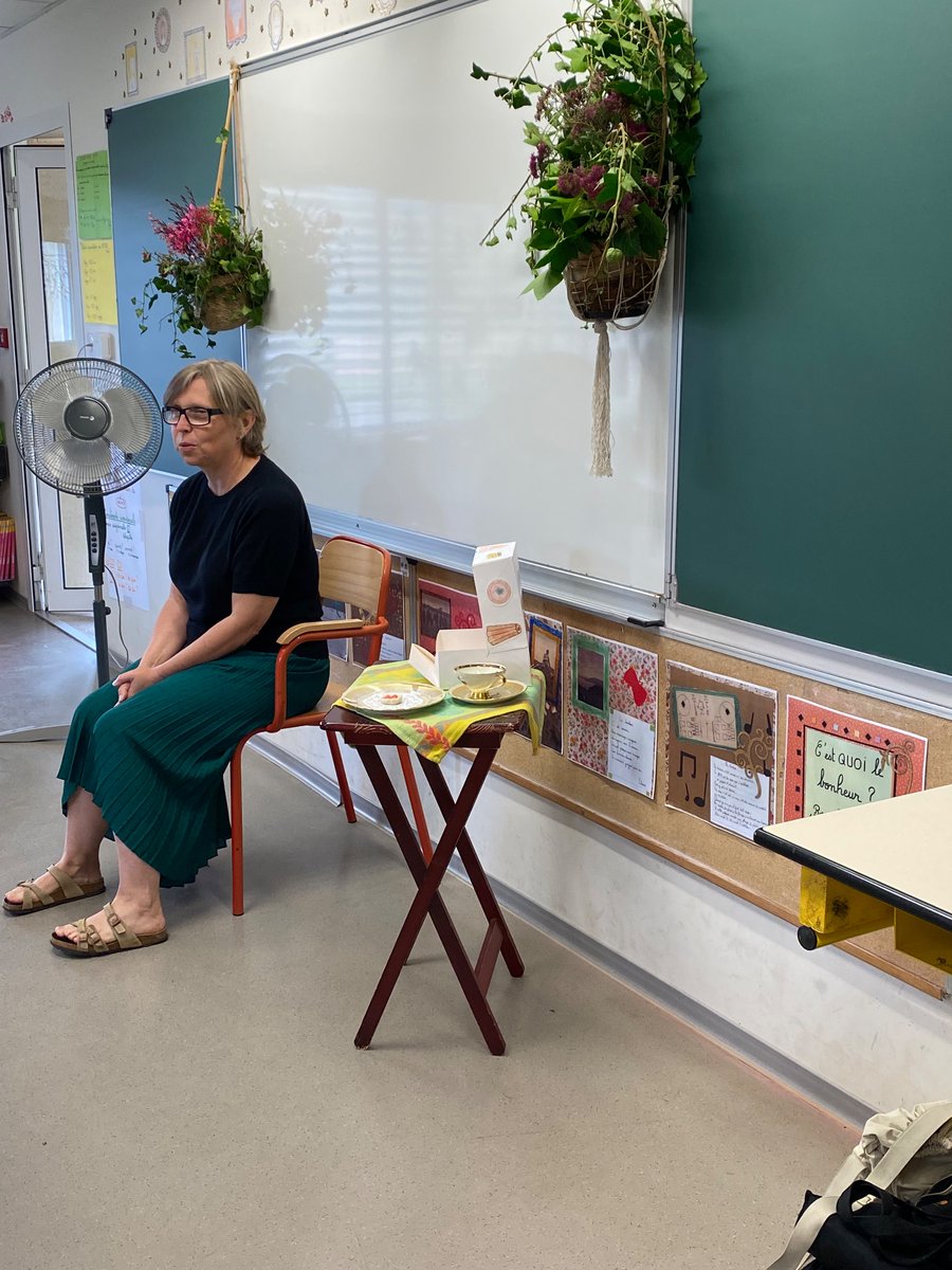 Rencontre avec Joanna Concejo et atelier illustration pour une autre classe. Échanges riches et émouvants autour de son travail.