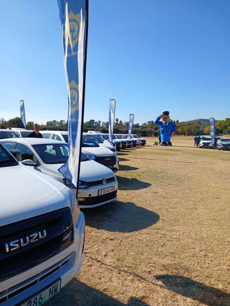 LirandzuThemba's tweet photo. [HAPPENING NOW] Minister of Police Bheki Cele is handing over vehicles to Detective and forensic services of @SAPoliceService to improve the response time to crime scenes by crime scene experts. Cele warns officers not to misuse the cars for their own pleasure. https://t.co/vtBHPFMQVA