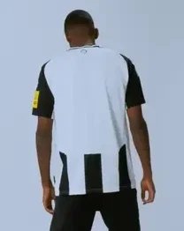 MichaelPotts_'s tweet photo. The beauty of marketing is that you can whip up a fanbase into such a frenzy they completely glaze over the fact their revolutionary new £80 shirt is essentially a template cut from a rubbish #SAFC League One kit 👀 https://t.co/uBjPZ5z3SI