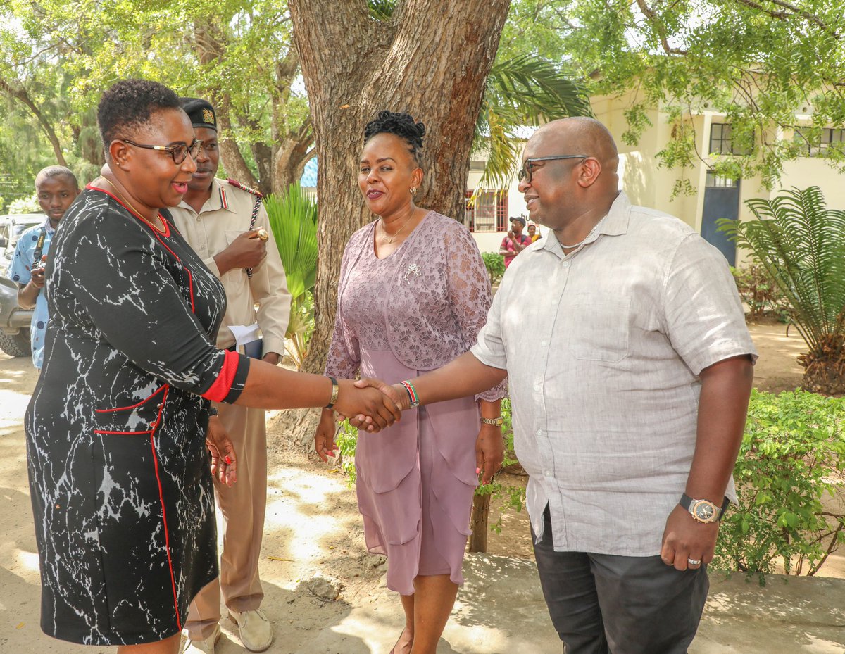 CSAishaJumwa's tweet photo. I paid a courtesy call to the office of Kilifi deputy County Commissioner Samuel Mutisya, in preparation for the fourth Medium Term Plan dissemination event in the county. 
 I was joined by PS @PSCharlesHinga and  Kilifi Deputy Governor Florence Chibule.
#4thMediumtermplan https://t.co/lUivNdxBci