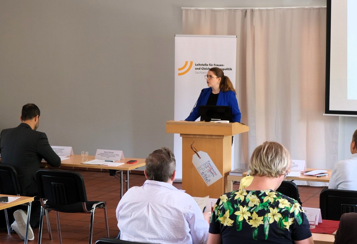 Soziales_ST's tweet photo. Guter Auftakt zum #Aktionsprogramm für Akzeptanz von LSBTTI! Vielen Dank an Alle, die Expertise in Programmentwicklung einbringen.🤝Gemeinsames Ziel: Schutz, Sichtbarkeit & Bestärkung #queer|er Menschen. https://t.co/uOp6qgn7Tt
