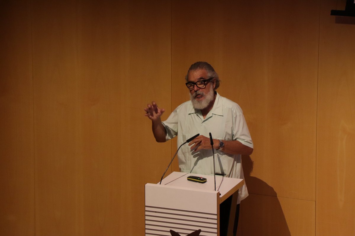 ceeiscat's tweet photo. Avui som a @CosmoCaixa_CAT per celebrar el IV Congrés de la Xarxa Escoles Sentinella impulsada pels Departaments @salutcat i @educaciocat 
L'alumnat de diversos centres educatius participants a la xarxa presenten els resultats de les seves intervencions de recerca participativa https://t.co/OLdCJWFyaZ