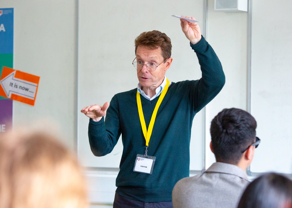 UoBSchool's tweet photo. 1/2 Andy Street’s visit to the School was an insightful experience for our Year 12 A level Politics students. As the former Mayor of West Midlands, Andy brought a wealth of knowledge and first-hand experience about local politics. His engaging discussion provided students with... https://t.co/5YvnjfikjV