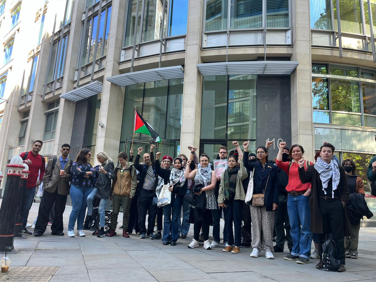 Queen Mary Palestine Solidarity (@qmulpalestine) on Twitter photo We’re here outside the Royal Courts of Justice to support our courageous students against their own university who have served a possession order against the encampment. Shame on you <a href="/QMUL/">Queen Mary University of London</a> - All power to the students! 🇵🇸🇵🇸🇵🇸 We’re here outside the Royal Courts of Justice to support our courageous students against their own university who have served a possession order against the encampment. Shame on you <a href="/QMUL/">Queen Mary University of London</a> - All power to the students! 🇵🇸🇵🇸🇵🇸