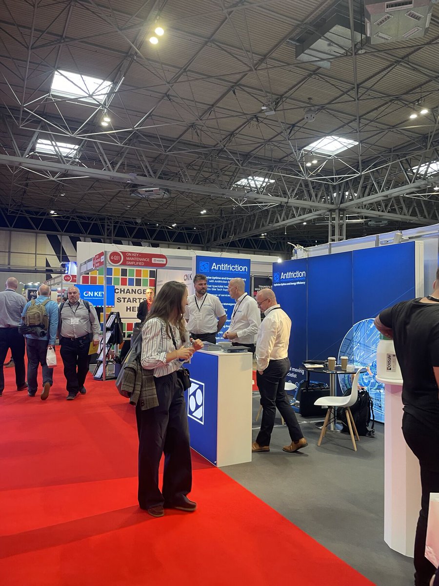 BearingNet's tweet photo. ⚙️🤝 Ania Walton &amp; Matthew Seaman from our Sales &amp; Marketing team headed up to Birmingham this week to visit Smart Manufacturing &amp; Engineering Week 2024! It was great for them to see so many familiar faces and meet potential members in the industry.
 
#events #manfacturing https://t.co/jxMSlDRslD