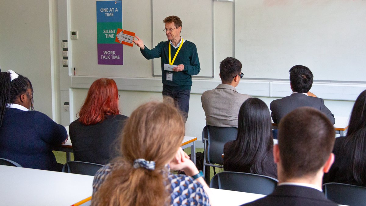 UoBSchool's tweet photo. 1/2 Andy Street’s visit to the School was an insightful experience for our Year 12 A level Politics students. As the former Mayor of West Midlands, Andy brought a wealth of knowledge and first-hand experience about local politics. His engaging discussion provided students with... https://t.co/5YvnjfikjV