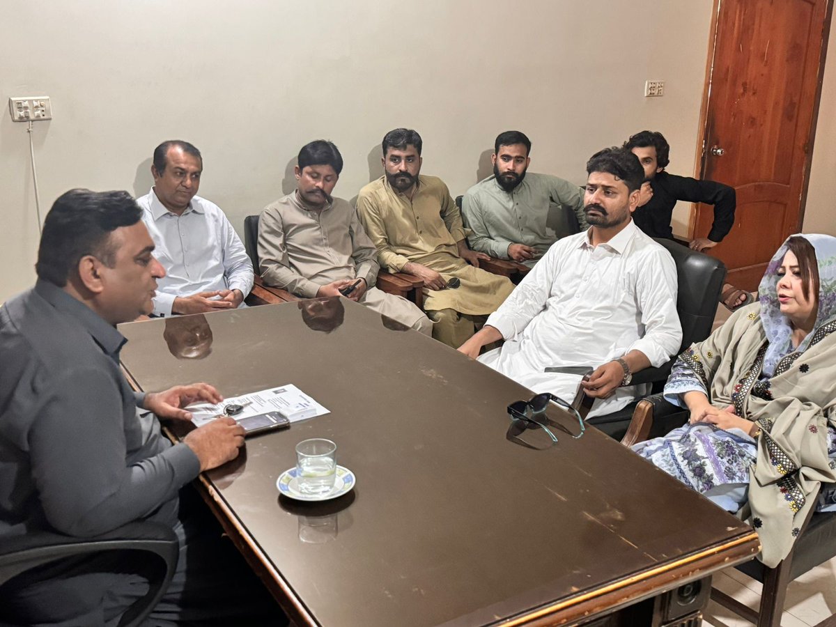 SaimaAgha17627's tweet image. حیدرآباد، 6 جون 2024- ایم پی اے ایڈووکیٹ صائمہ آغا کا بے نظیر انکم سپورٹ پروگرام حیدرآباد زونل دفتر کا دورہ ۔ اس دورے کا مقصد جاری آپریشنز کا جائزہ لینا، عملے کو درپیش چیلنجز کو سمجھنا، اور پروگرام کی کارکردگی اور اثرات کو بڑھانے کے طریقوں کا جائزہ لینا تھا۔
#BISP
#MPASaimaAgha