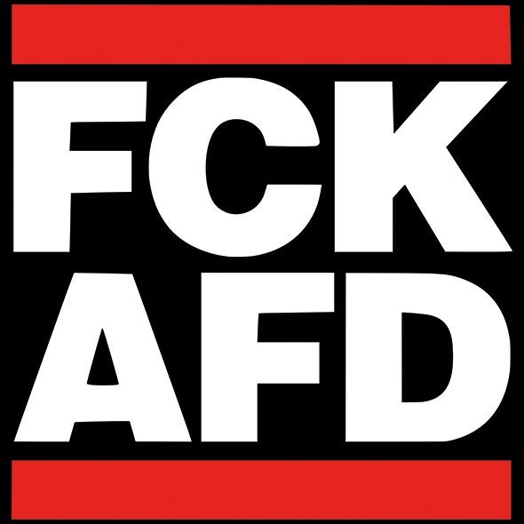 youtube.com/watch?v=fsLNIB… 

Ich bin Antifaschist, 
trag die Faust nach oben, 
gegen Ausländerhass! 

#AfDsindRattenfänger #Antifascista #Wahlarena #wahlomat #AfDsindVerräter
