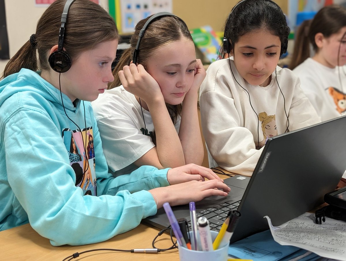 NorbridgeMusic's tweet photo. In @y6falconclass this morning we're working on our remix projects. The children are aligning loops and MIDI files to finish their song intros. https://t.co/szhz9jN6Xq