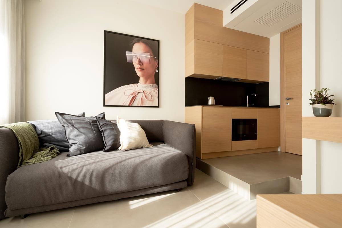 ArchScannella's tweet photo. L'interno del nuovo residence, un ambiente sorprendentemente invitante. Grazie a soluzioni creative e materiali di alta qualità  che si combinano, assicura ad ogni appartamento un armonioso abbinamento tra comfort e praticità.
#scannellarchitects  #architecture #design #interiors https://t.co/XynRu89vL6