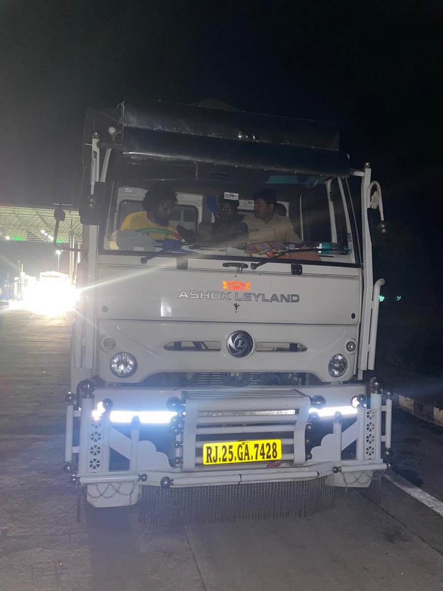 Ashok Jain (@ashokjainbwd) on Twitter photo J.h.<a href="/BhajanlalBjp/">Bhajanlal Sharma</a> sir, as per the law of Rajasthan, ban on transport by vehicle or foot movement,slaughter or sacrifice,selling & eating meat of camel but thousands of camels are transporting by smugglers to other state. take immediate action over corrupt check post.@ J.h.<a href="/BhajanlalBjp/">Bhajanlal Sharma</a> sir, as per the law of Rajasthan, ban on transport by vehicle or foot movement,slaughter or sacrifice,selling & eating meat of camel but thousands of camels are transporting by smugglers to other state. take immediate action over corrupt check post.@