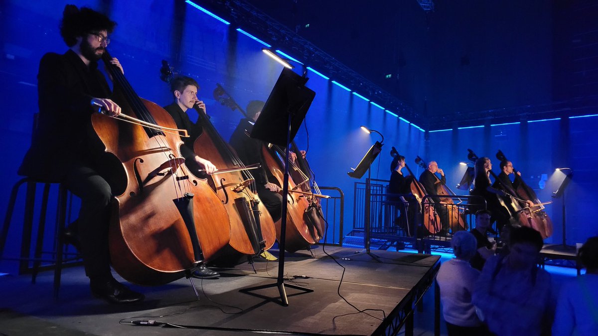 AdamComstive's tweet image. Loved this. Absolutely unique way to experience orchestral music. Spent much of the time with our head in the bass bins.