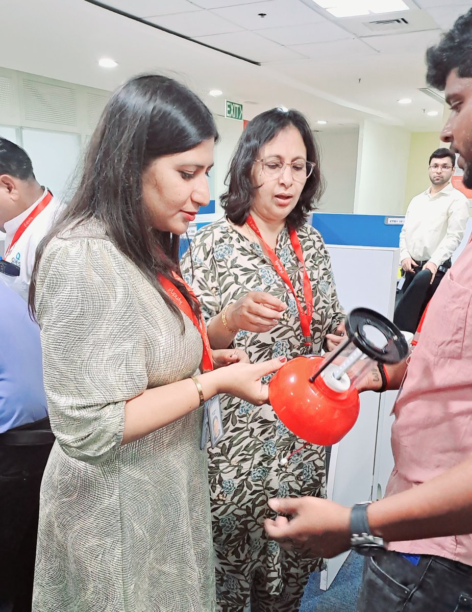 KyndrylIndia's tweet image. This #WorldEnvironmentDay, Kyndryls came together to assemble solar lanterns that will be distributed to urban slums in Pune. These lanterns will illuminate hope in communities and provide a reliable energy source for a brighter future.
 kyndryl.com/in/en/about-us…

#PROPlanet