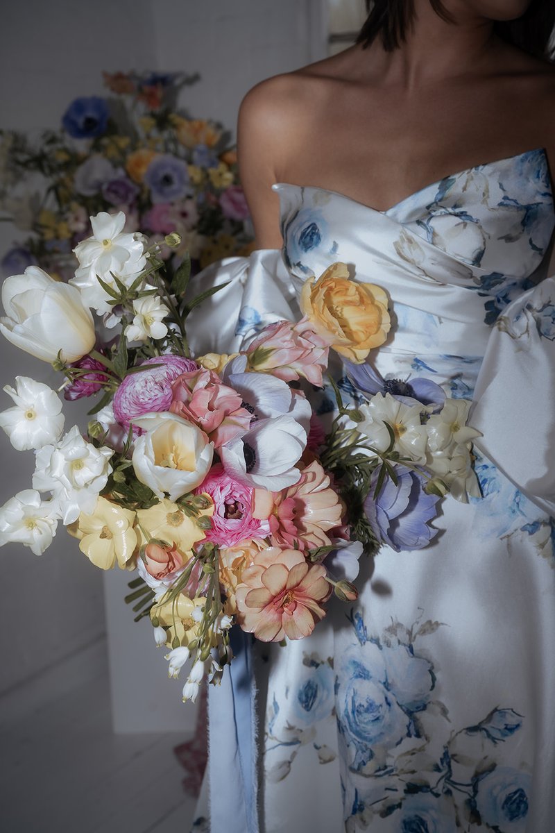 Be inspired by the soft summer hues of our recent photoshoot. Did you know that many of our ring designs embody the language of flowers? From unique vintage floral designs to hand-engraved 'forget-me-not' flowers, discover the beautiful collection.