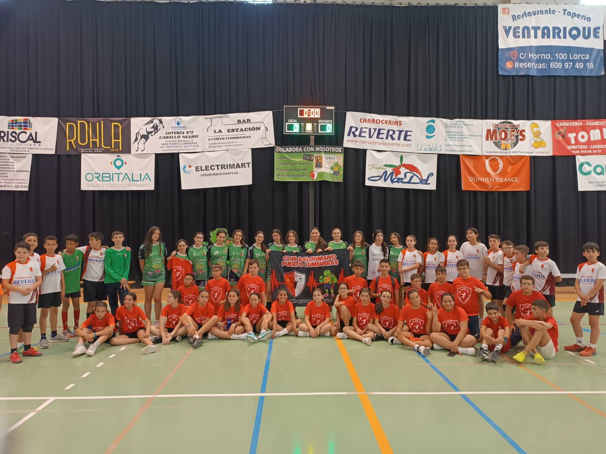 CeipSFernando's tweet photo. Jornada de convivencia del Colegio San Fernando y el Club de Balonmano Puerto Lumbreras. Una tarde de deporte, amistad y valores. https://t.co/mnmjZkz6nM