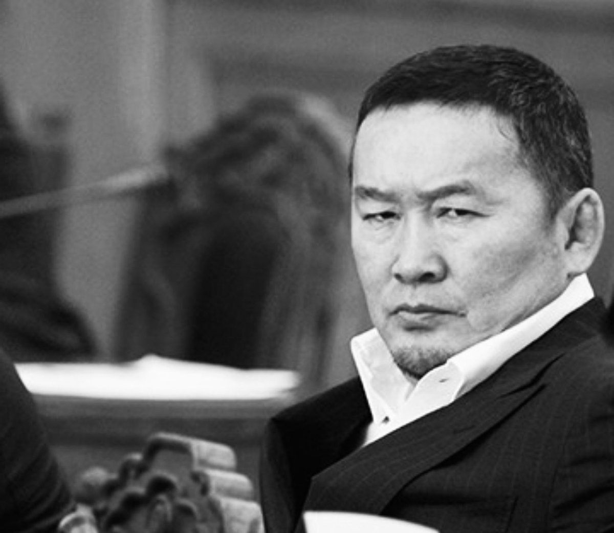 Bazuulaa's tweet image. 8-р ангийн боловсролтой 🇷🇺Женок 🇲🇳Монголын говийг ногооруулах ТЭЗҮ бичиж, Шүүрт тэр ТЭЗҮ-г нь уншиж ойлгоод, хэрэгжүүлээд л…🤣
Ийм уран зөгнөлт үлгэр ч байдаггүй байгаа шүү...‼️