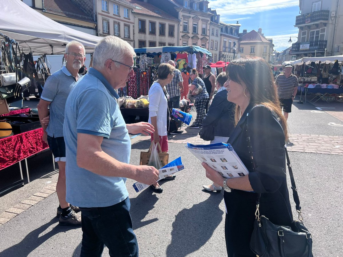 ncolin_oesterle's tweet photo. Tractage sur le marché de Sarrebourg ce matin pour @fxbellamy ! Dernière ligne droite avant le 9 juin 💪 https://t.co/MuMYksm5za