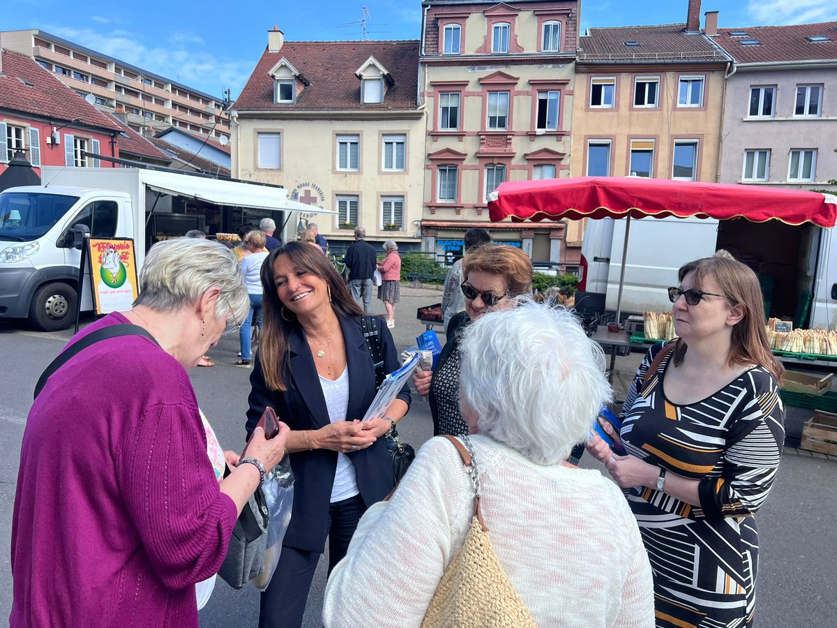ncolin_oesterle's tweet photo. Tractage sur le marché de Sarrebourg ce matin pour @fxbellamy ! Dernière ligne droite avant le 9 juin 💪 https://t.co/MuMYksm5za