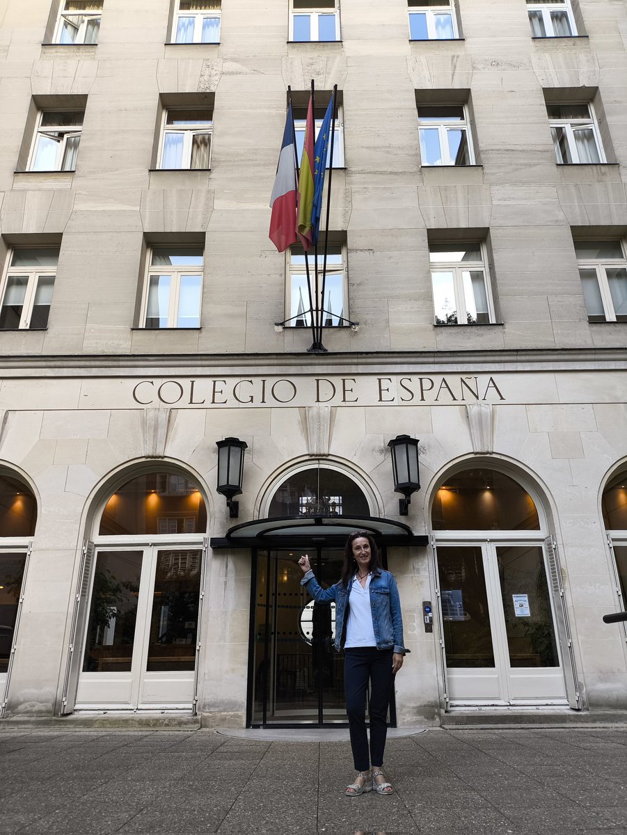 La escritora María Vioque ya está en París para presentar está tarde su novela AMAL, una historia que nos transporta, de manera intimista y familiar, al conflicto de Palestina.

Os esperamos en <a href="/CdE_Paris/">Colegio de España - Paris</a>, a las 19:00 horas. 📖