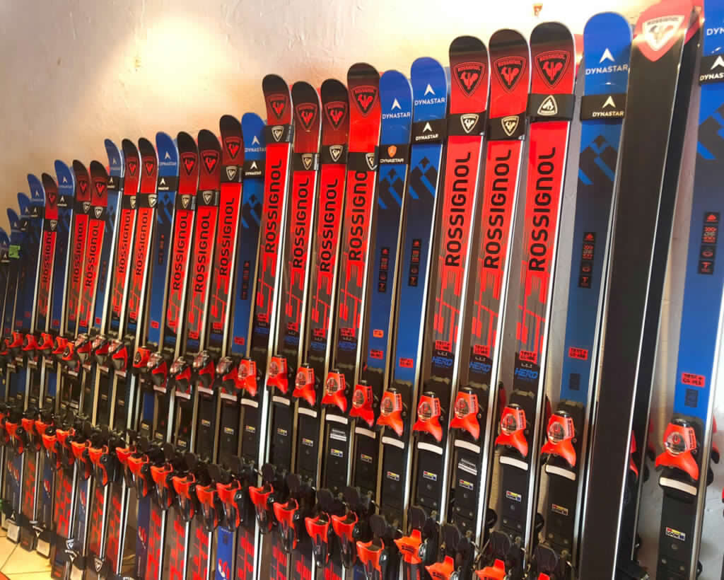 neveitalia's tweet photo. E' già aperto il centro test racing Rossignol-Dynastar a Les Deux Alpes, dal 15 giugno quello allo Stelvio #SkiTest #7Giugno #testprodotti https://t.co/uUE6RGOBtr https://t.co/iPz93VvgnL