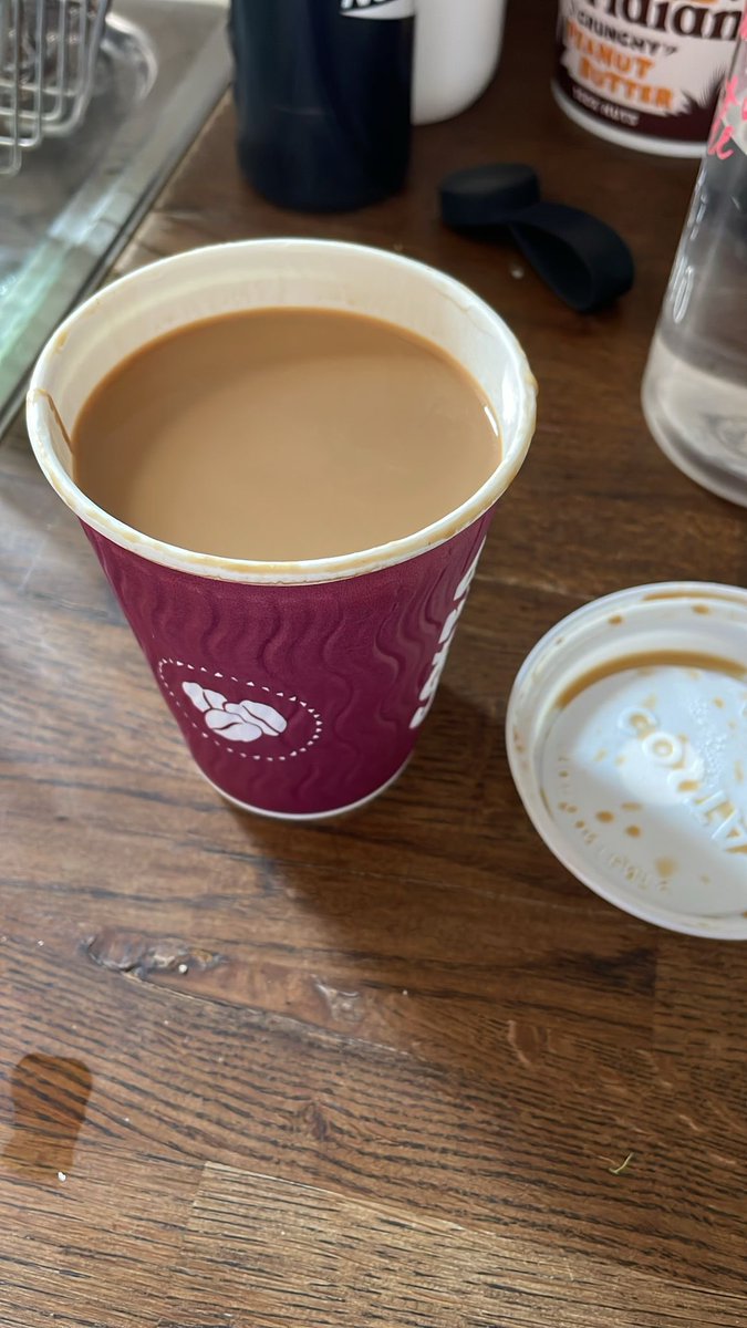 andyofengland's tweet photo. Hey @CostaCoffee - how hard is it for your teams to make an Oat Flat White? Asked for one in the Brackmills store this morning and the game this - it’s very much not an oat flat. And to make it worse, it wasn’t even a nice coffee 😭 yet worse still, it cost nearly £5!!! https://t.co/z3SZ6hGWWN