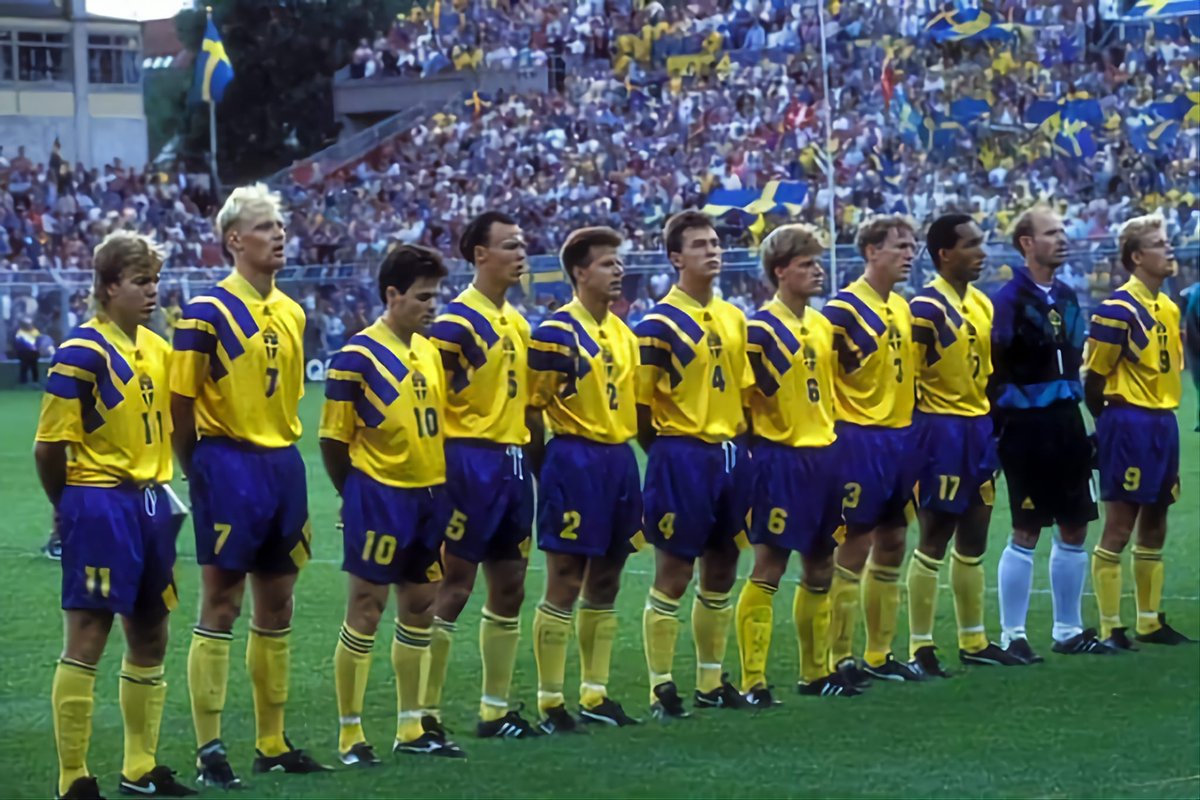 90s Football tweet media