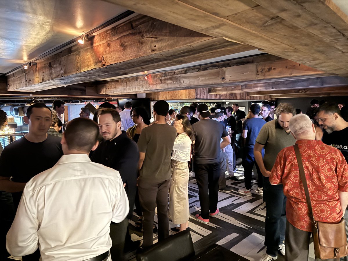 joenigr0's tweet photo. What a great time last night meeting some amazing founders and investors, thanks to all who came out to support! #genai #NYTechWeek cc ⁦@KatiaAmeri⁩ ⁦@Techweek_⁩ ⁦@fiy_ai⁩ https://t.co/ucWpUYMcJl