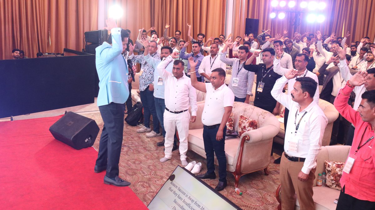 DrVivekBindra's tweet photo. Day 1 of my Premium Leadership Funnel program was a blast! Interacted with business owners eager to learn and grow.

3 days of learning, 365 days of growth. Excited for what’s next! 
#Leadership #BusinessGrowth #LearningJourney #Transformation #DrVivekBindra https://t.co/qU0liHjo1B