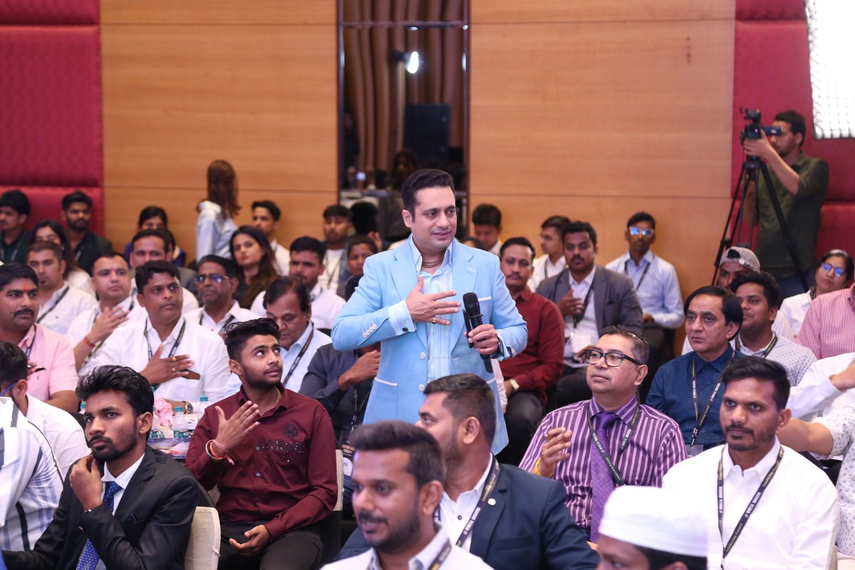 DrVivekBindra's tweet photo. Day 1 of my Premium Leadership Funnel program was a blast! Interacted with business owners eager to learn and grow.

3 days of learning, 365 days of growth. Excited for what’s next! 
#Leadership #BusinessGrowth #LearningJourney #Transformation #DrVivekBindra https://t.co/qU0liHjo1B
