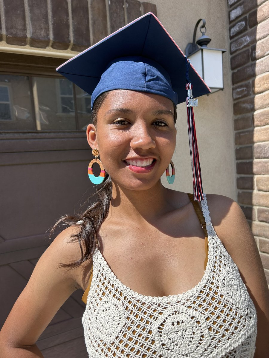 Prsch_Astn's tweet photo. Jay Day 2024 is in the books! Miss Jay is a high school graduate!! #ProudMommy🎓💕 https://t.co/9O0Oj8hWHn
