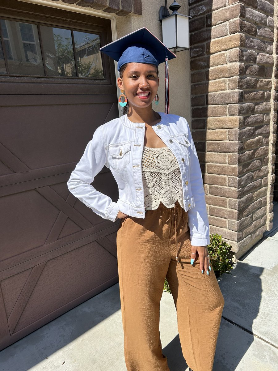 Prsch_Astn's tweet photo. Jay Day 2024 is in the books! Miss Jay is a high school graduate!! #ProudMommy🎓💕 https://t.co/9O0Oj8hWHn