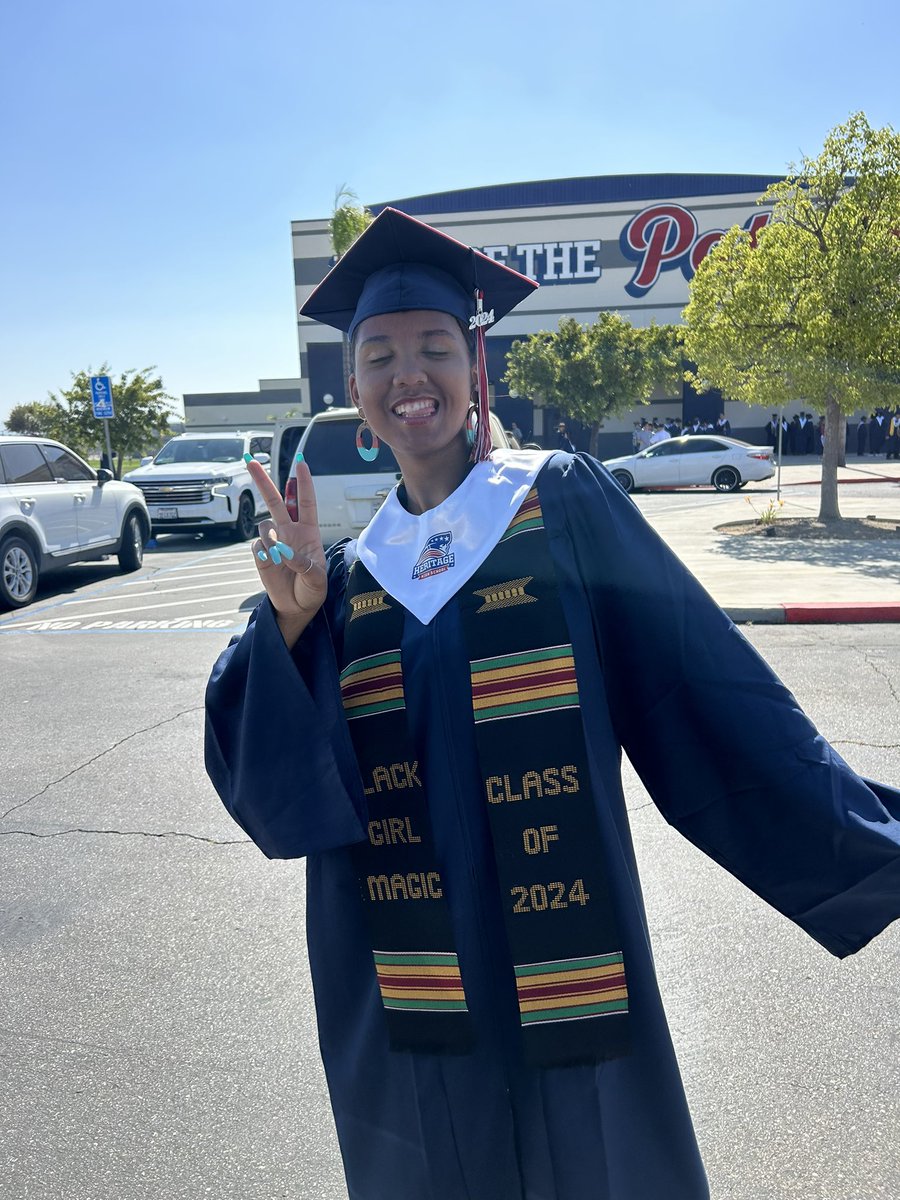 Prsch_Astn's tweet photo. Jay Day 2024 is in the books! Miss Jay is a high school graduate!! #ProudMommy🎓💕 https://t.co/9O0Oj8hWHn
