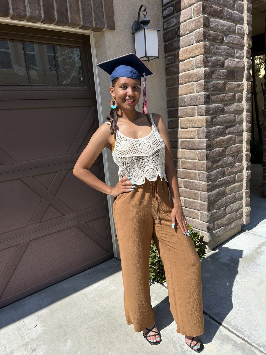 Prsch_Astn's tweet photo. Jay Day 2024 is in the books! Miss Jay is a high school graduate!! #ProudMommy🎓💕 https://t.co/9O0Oj8hWHn