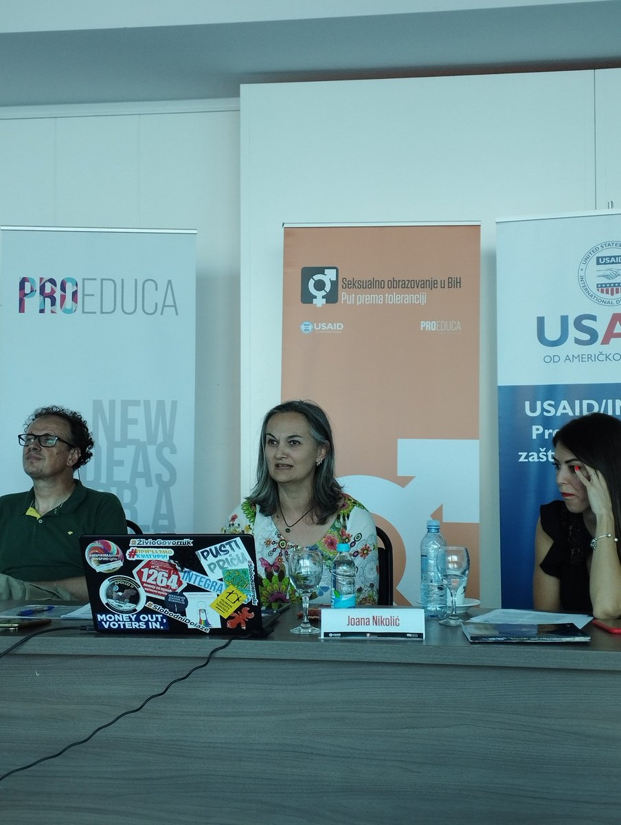 ProEducaBiH's tweet photo. #Bijeljina U toku je panel diskusija „Sve što ste htjeli da znate o seksualnosti, a niste imali koga da pitate!“

🍀Seksualnost se razvija od ranog djetinstva
🍀Ljubav je sklop uticaja fizioloških procesa u našem organizmu
🍀 Privlačnije su nam osobe koje su slične https://t.co/COYTQrX4lB