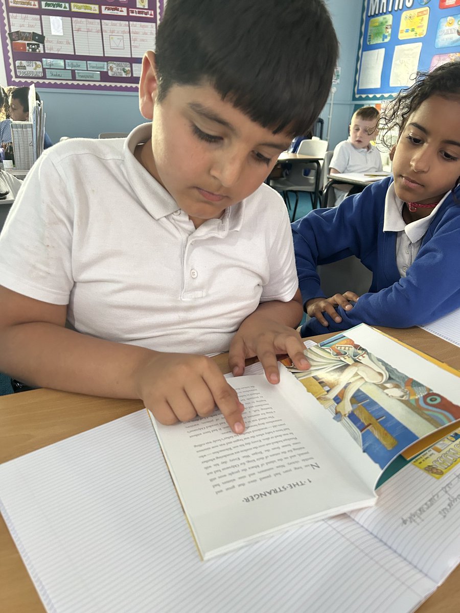 MrsWard49's tweet photo. #3EC were introduced to their new book in Reading today. Remarkable listening and tracking of the speaker @Lea_Forest_HT @lea_forest_aet @MissEChadney @LFP_DHT_MrW @BirminghamEdu https://t.co/c5oZfDXGRD