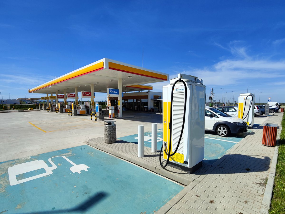 EV Nabíjení tweet media