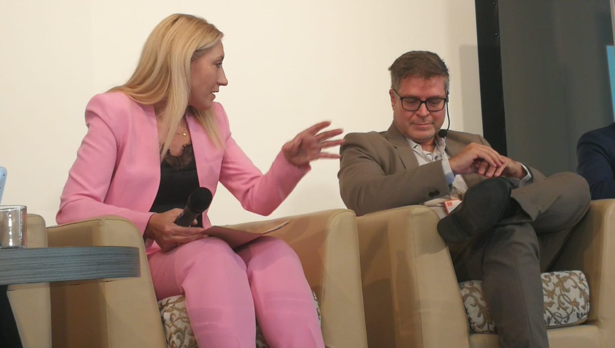 _ASTIC's tweet photo. "La tramitación de extranjería que antes duraba 5 años, ahora se tramita en 5 meses" Aitor Cubo, Director General de Transformación Digital de la Administración de Justicia en #ASTICNet #asticnet2024 en La IA como facilitadora de la digitalización orientada a las personas https://t.co/Rs8aXp0w6x
