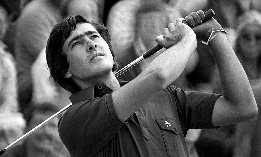 Severiano Ballesteros, one of golf's greatest of all time, made history at 17 with his first international tournament in Portugal at Estoril Golf Course. Though he never won on Portuguese soil, his influence and affection for the country are enduring. (+)