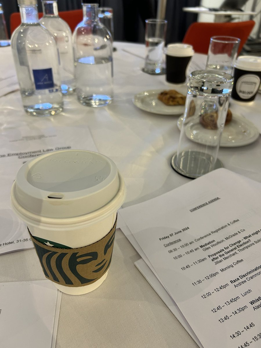 Giles Woolfson of McGrade &amp; Co has promised us no statute and no cases for his first presentation on Mediation. And I was close enough to spot that his fingers weren’t crossed either🤞  #ELGConf