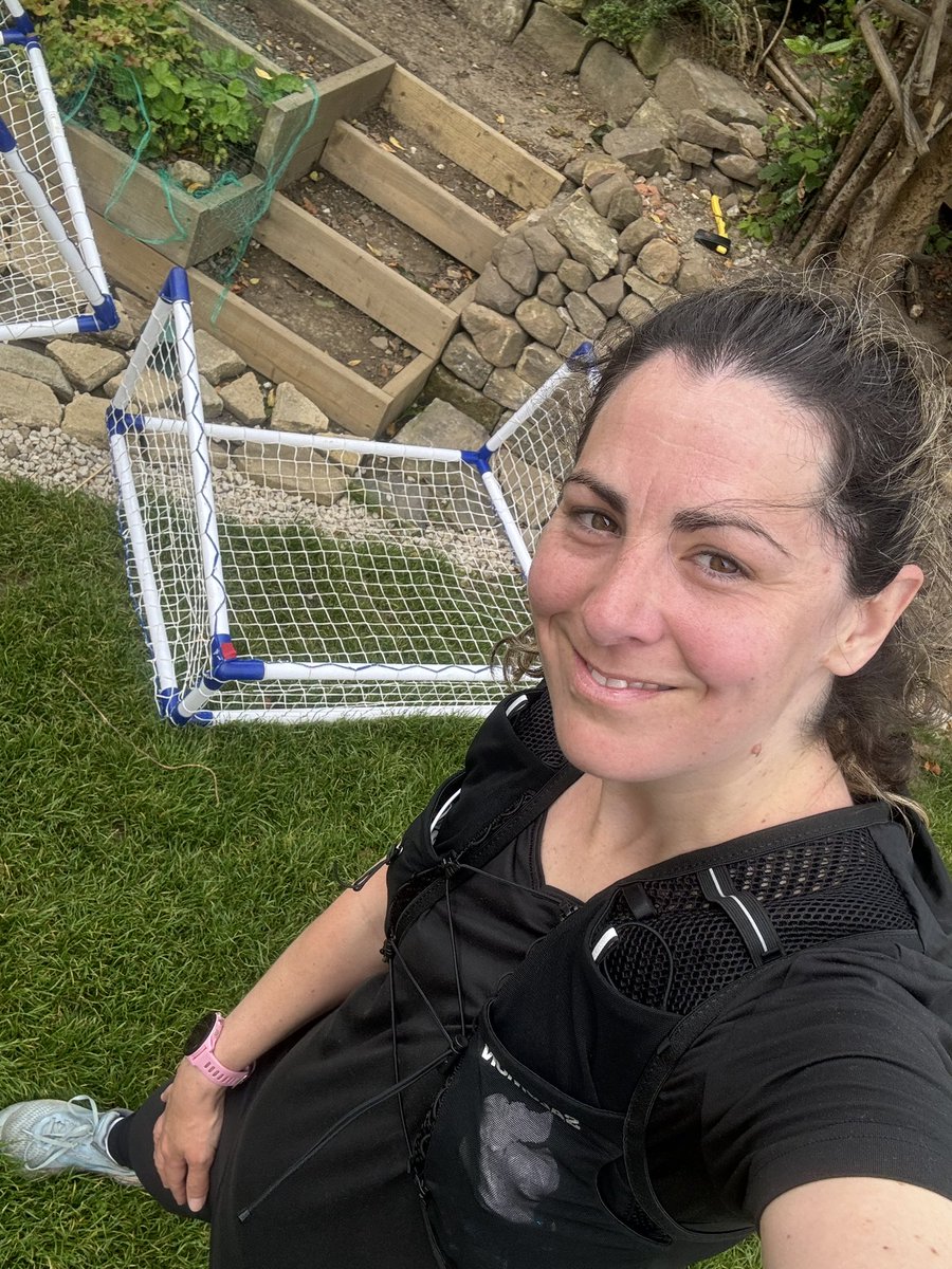 MummyWoodyTwins's tweet photo. #runforamate 7th June 7.77 done @runforall @leedsrhinos @Rob7Burrow @LDShospcharity @mndassoc @AgamJung #rhinorun 💙💛 https://t.co/vzQ0vANMGv