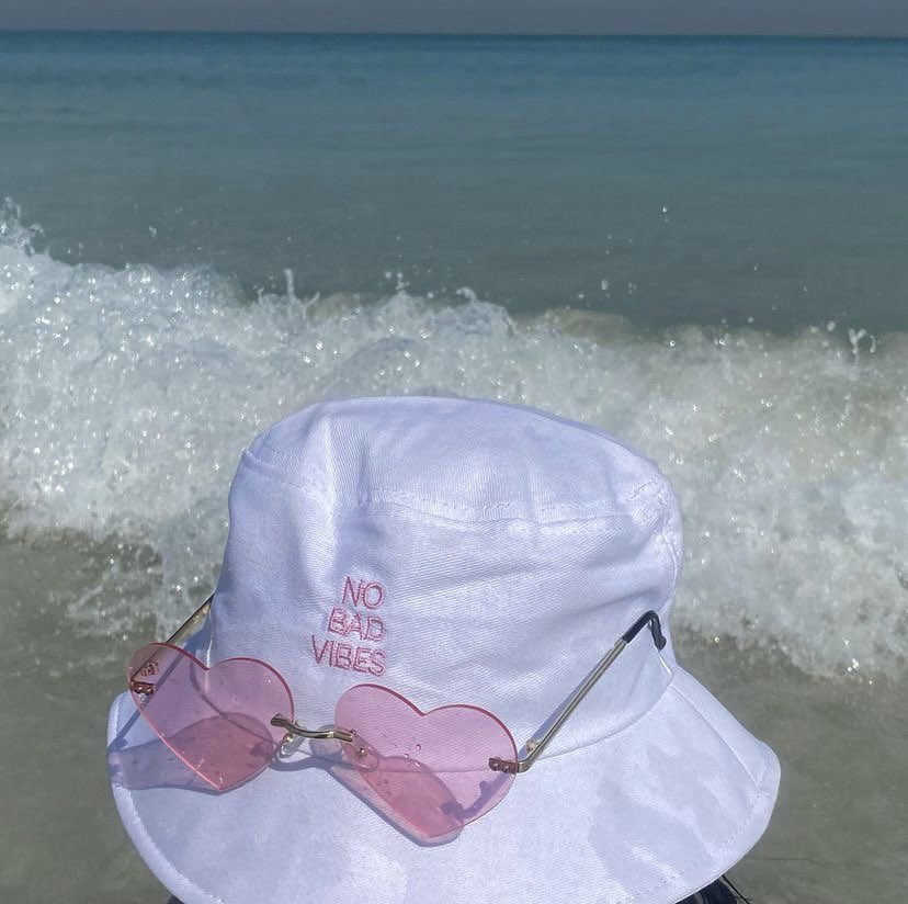 bestofpinkk's tweet photo. summer girly https://t.co/YgpVxq37QH