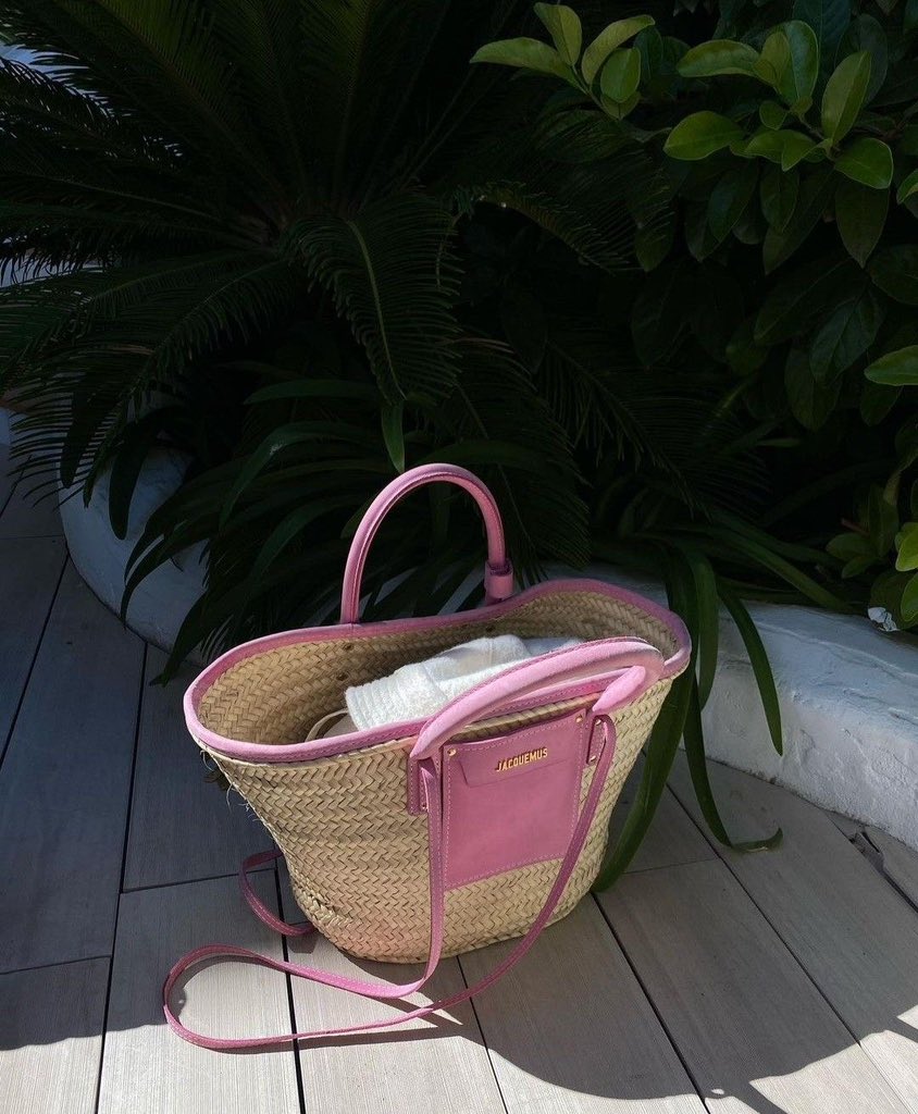 bestofpinkk's tweet photo. summer girly https://t.co/YgpVxq37QH