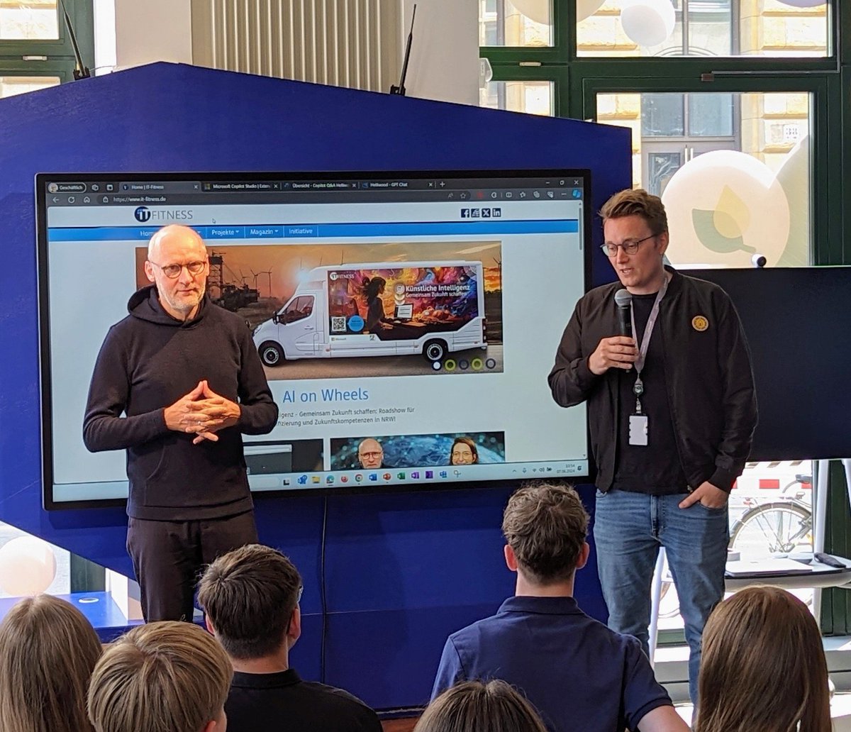 IT-Fitness (@itfitness_de) on Twitter photo "Am Ende des Tages werden viel mehr neue Stellen entstehen, (...) die Geschichte hat bis jetzt gezeigt, es werden eher mehr Jobs als weniger."
Carl Achilles von <a href="/MicrosoftDE/">Microsoft Germany</a> im Expertengespräch über die Berufswelt von morgen und #KünstlicheIntelligenz.
#Digitaltag #KI "Am Ende des Tages werden viel mehr neue Stellen entstehen, (...) die Geschichte hat bis jetzt gezeigt, es werden eher mehr Jobs als weniger."
Carl Achilles von <a href="/MicrosoftDE/">Microsoft Germany</a> im Expertengespräch über die Berufswelt von morgen und #KünstlicheIntelligenz.
#Digitaltag #KI