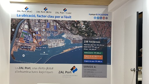 peretoha's tweet photo. Orgullós de participar un any més en el @SILBarcelona amb @ZALportBCN - #CILSA
🚀🌟 Aquesta trobada del sector logístic ha estat una oportunitat excel·lent de networking i oportunitats de negoci
📍 Visita l'estand D466 al costat del @PortdeBarcelona i explora la #smartLOCATION https://t.co/oBvSa5rpG9