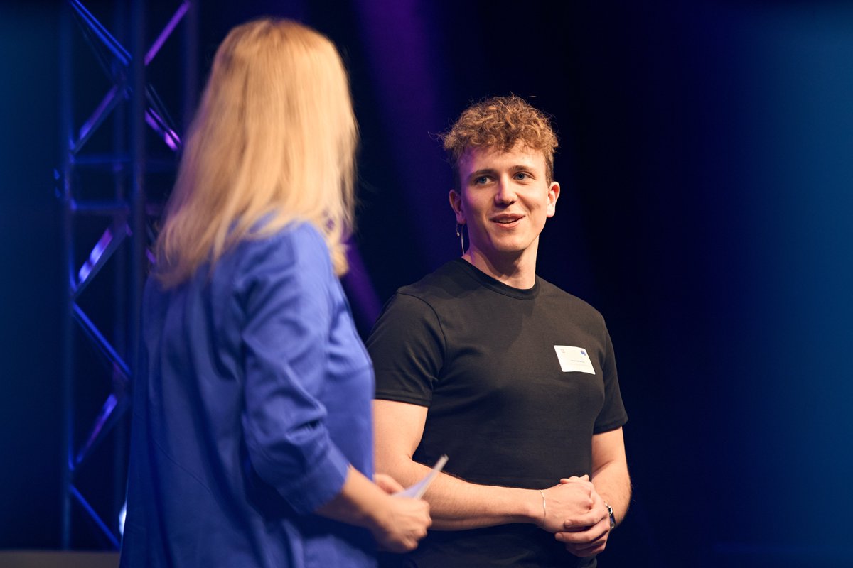 KICampus's tweet photo. Wow! Was für ein toller Tag auf dem #UFFestival & auf der #KICampus-Stage! 🤩
Herzlichen Dank an alle, die live vor Ort in #Heilbronn & online dabei waren! 💜
#KI #DigitaleBildung #LernenmitKI https://t.co/VXablC8dWK