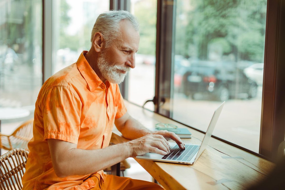Learn50_cll's tweet photo. Are you a British expat or retiree living abroad?

Our "Online via Zoom" or "Online Anytime" could be perfect for you, to continue learning with likeminded people whilst abroad.

https://t.co/li8hDEHT1R

#CLL #MoreThanJustClasses #BritishExpats #BritsAbroad #LearnFromHome ✨ https://t.co/fdydFzLyus