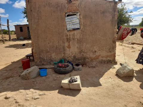 #ClimateChangisreal. In Buhera, strong winds have always been a periodic challenge, but with #Climate Change, they have become more frequent. Farmers are adapting to this situation by securing their roof sheets with boulders.