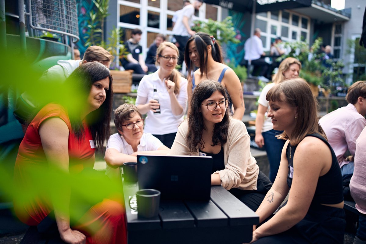 KICampus's tweet photo. Wow! Was für ein toller Tag auf dem #UFFestival & auf der #KICampus-Stage! 🤩
Herzlichen Dank an alle, die live vor Ort in #Heilbronn & online dabei waren! 💜
#KI #DigitaleBildung #LernenmitKI https://t.co/VXablC8dWK